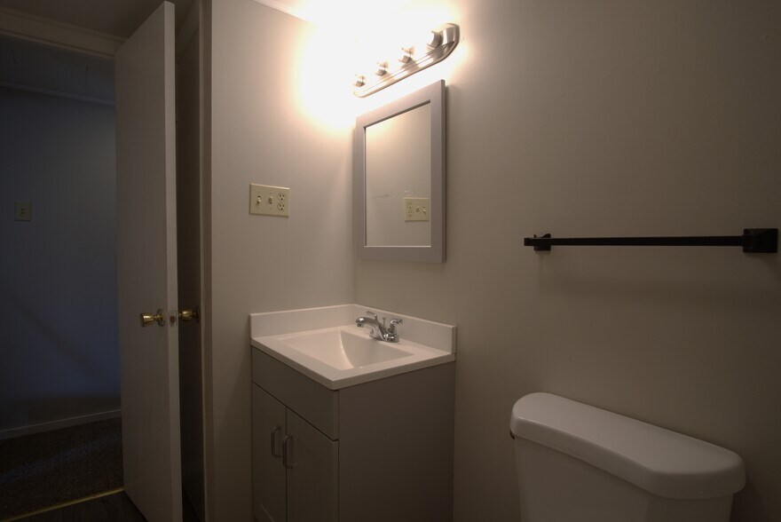 Newly Renovated Bathroom - 106 North St
