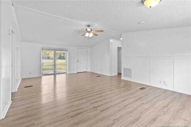 Building Photo - 4450 Zabell Dr