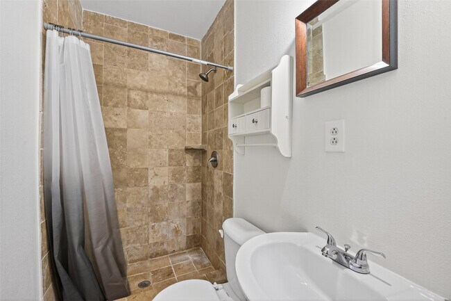 Building Photo - 13010 Abalone Way