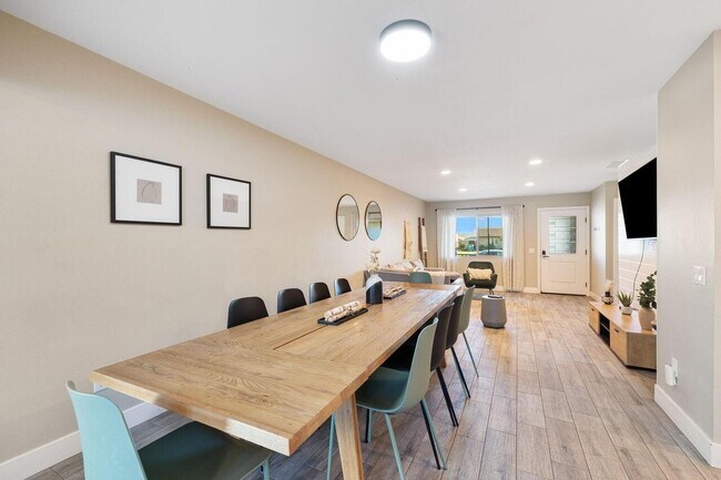 Building Photo - 82934 Vía Venecia