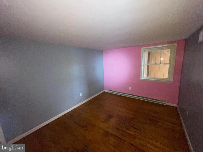 Building Photo - 1499 VALLEY