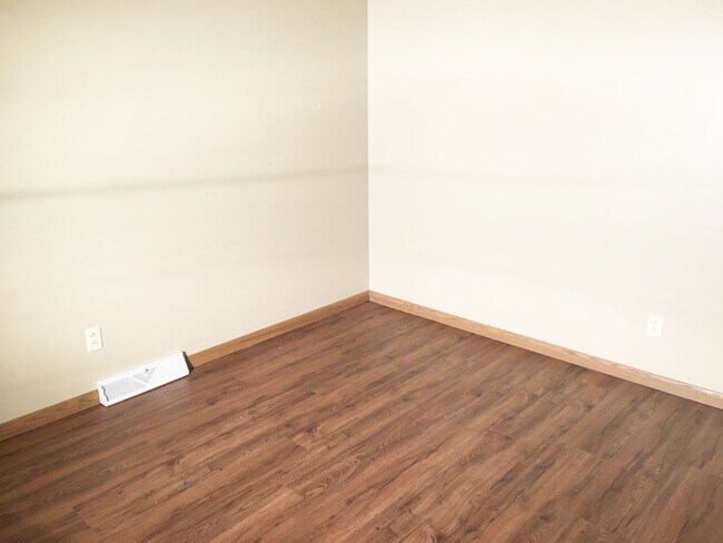 Building Photo - Recently Renovated 3-bedroom Home near Monk Botanical Gardens