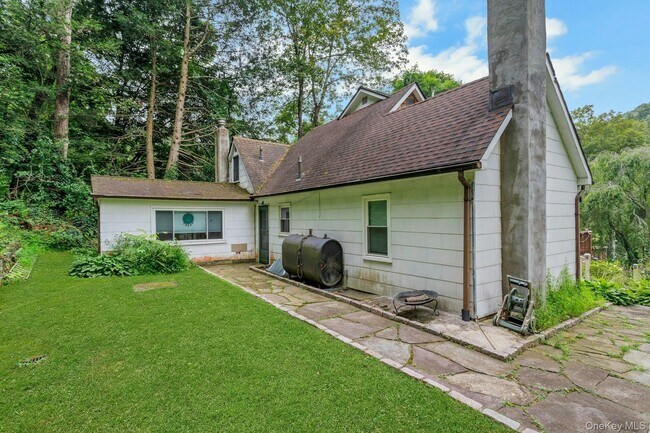 Building Photo - 934 Peekskill Hollow Rd