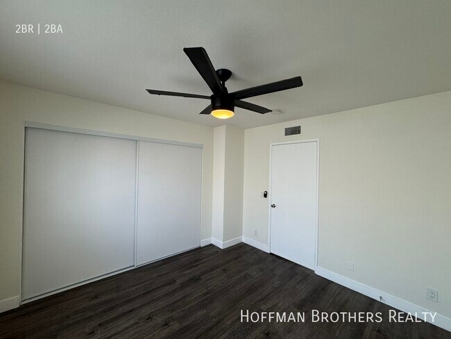 Building Photo - 619 N Kingsley Dr