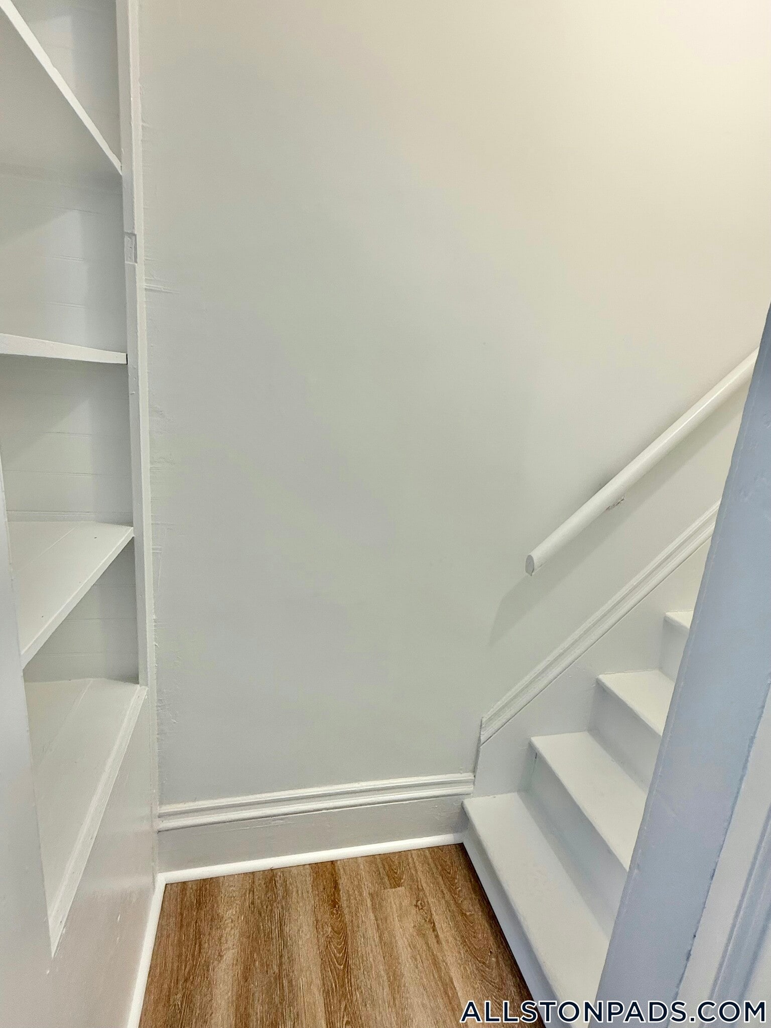 Building Photo - 8 Greylock Rd