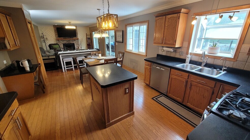 Building Photo - 3885 Thornberry Way