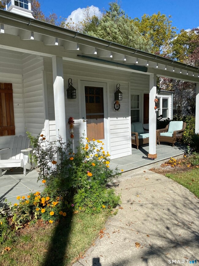 Building Photo - 276 Dunnlea Rd