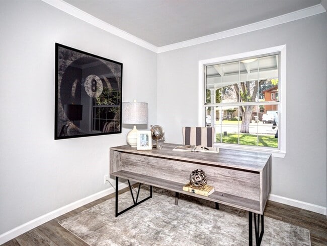 Building Photo - 1545 Walnut Grove Ave