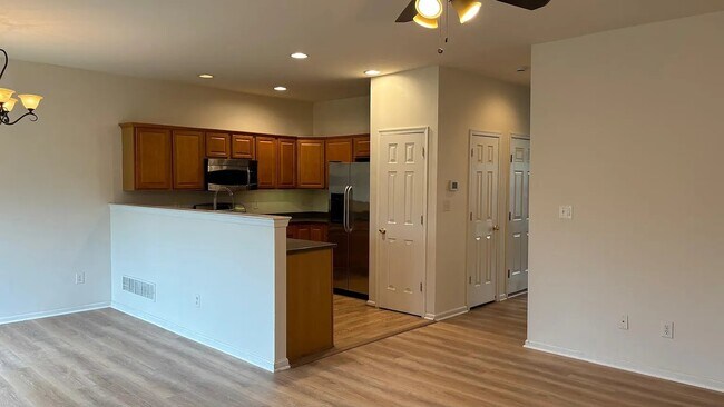 Building Photo - 1161 Tudor Dr
