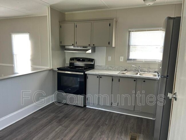 Building Photo - 109 Ray Cir