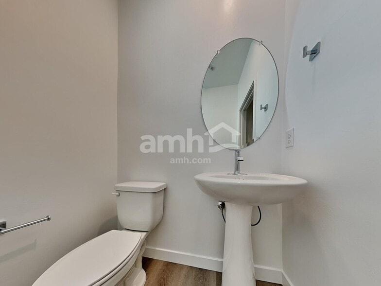 Building Photo - 6482 E Paseo Alga