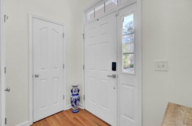 Building Photo - 1428 Bloomingdale Ln