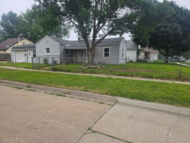 Building Photo - Charming 3-Bedroom Home in a Great Neighbo...