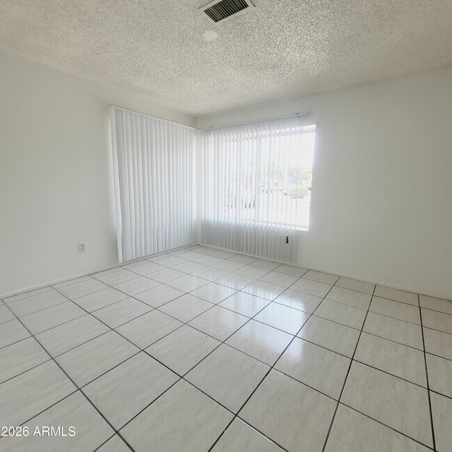Building Photo - 4424 N 53rd Ln
