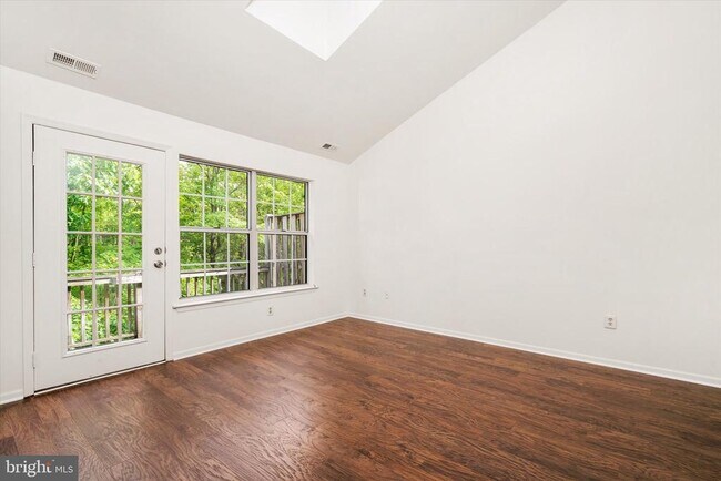 Building Photo - 623 Brickhouse Rd