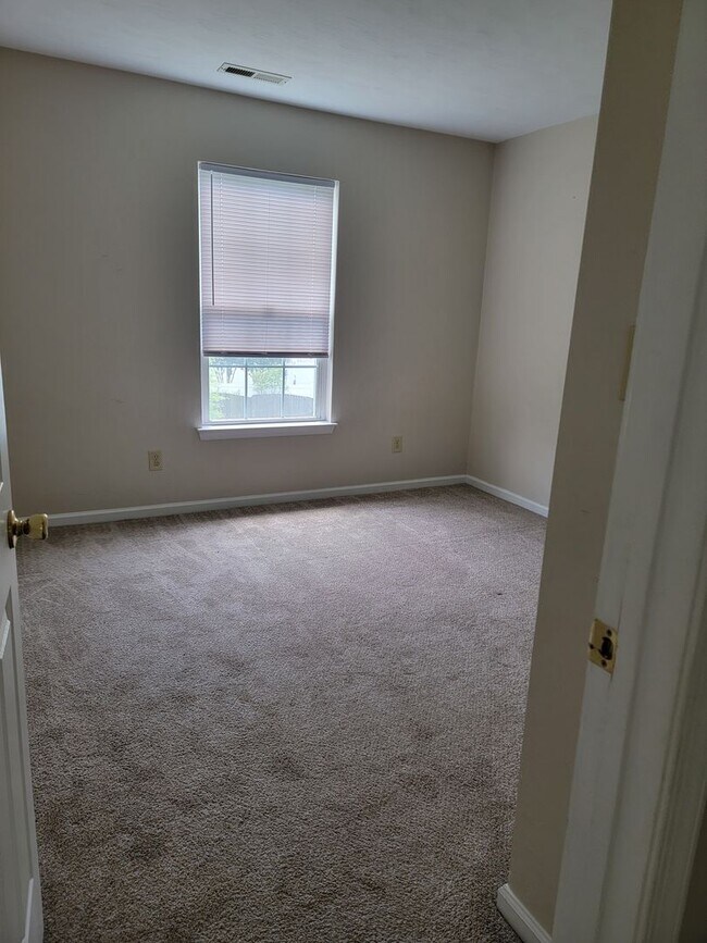Building Photo - 1110 Carriage Ct