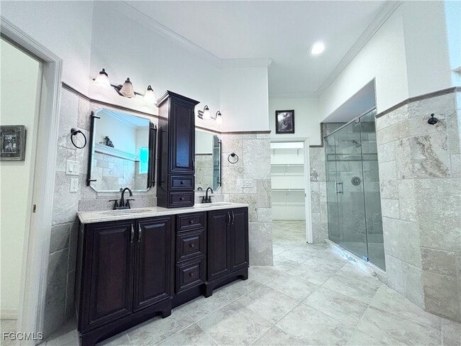 Building Photo - 14791 Royal Oak Ct