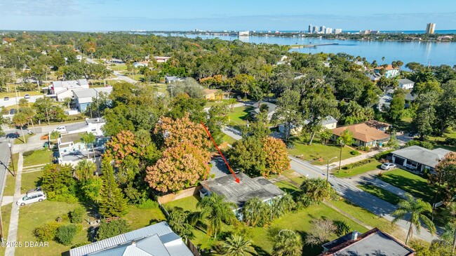 Building Photo - 930 Daytona Ave