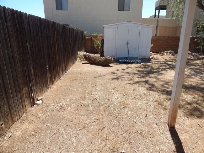 Building Photo - Available NOW! Private 1 bedroom with AC