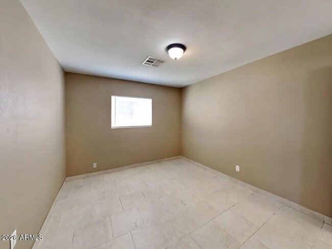 Building Photo - 5047 W tuckey Ln Ln
