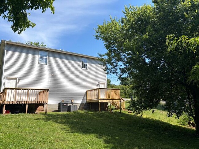 Building Photo - Affordable 2 bedroom Duplex w/Yard