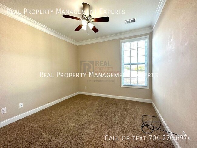 Building Photo - 7839 Sawgrass Ln