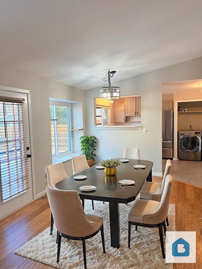 Building Photo - 3120 Mirage Dr