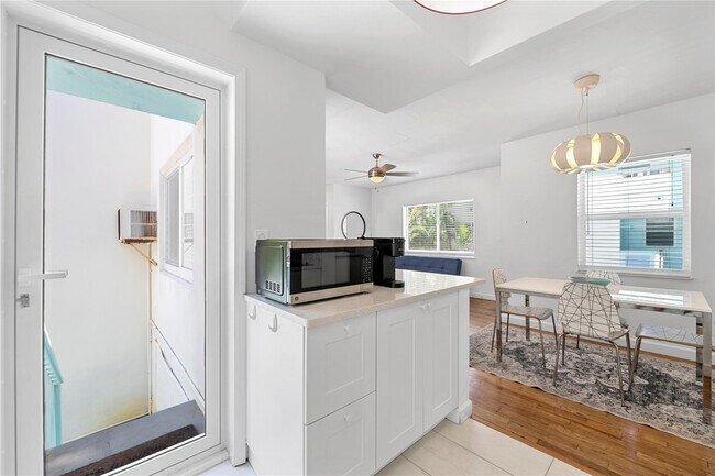 Building Photo - 3015 Seville St