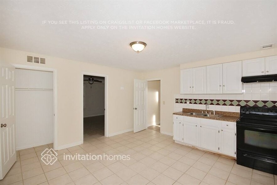 Building Photo - 320 Ashland Manor Dr