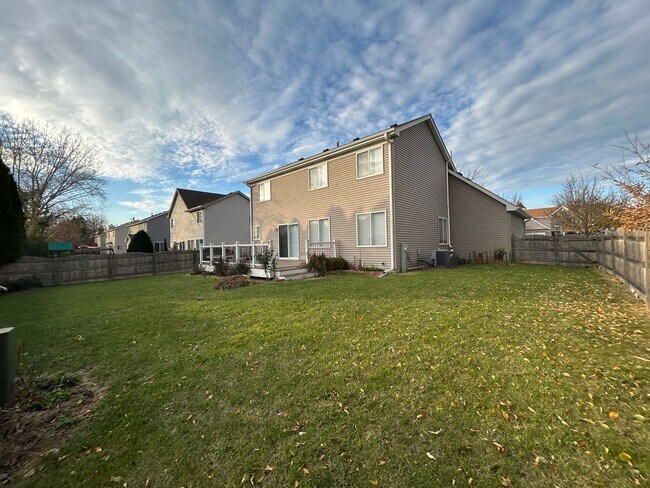 Building Photo - 3161 Hopewell Dr