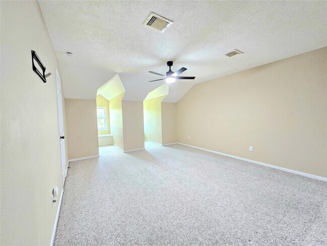 Building Photo - 20402 Sunny Shores Dr