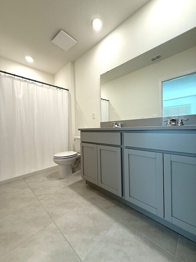 Building Photo - 1967 Tamarack Pass