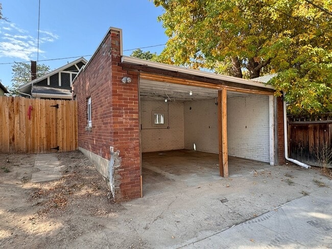 Building Photo - 3250 Meade St