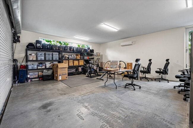 Building Photo - 3465 Meridian Ave