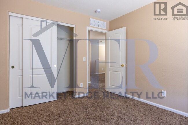 Building Photo - 4Bed/2.5 Bath Home in Maricopa! $1499 MOVE...