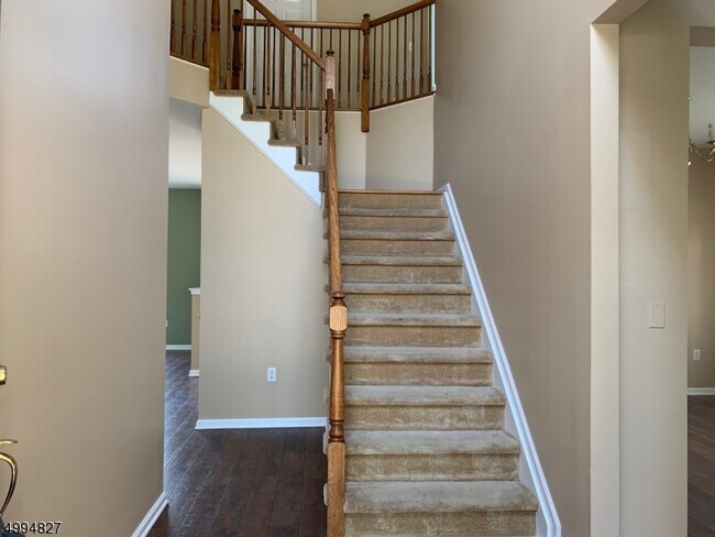 Building Photo - 297 Winding Hill Dr