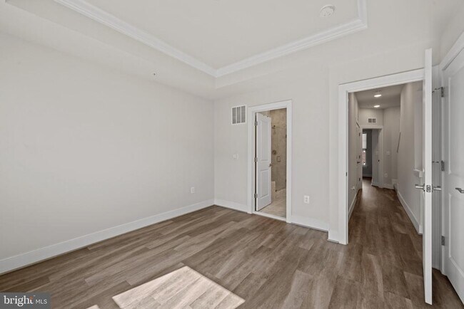 Building Photo - 148 Stowe Dr