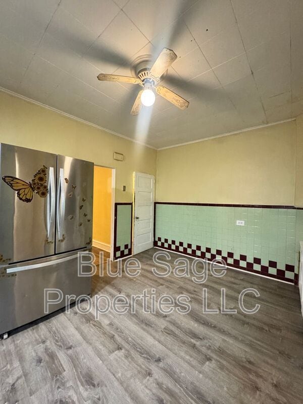Building Photo - 906 Coates St