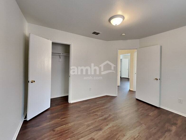 Building Photo - 9109 King Ranch Dr