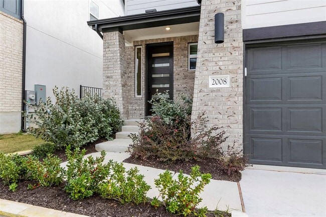 Building Photo - 2008 Kit Cir