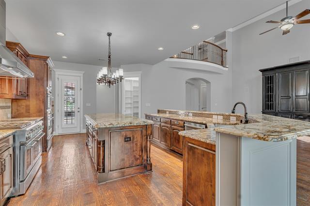 Building Photo - 3705 Falcon Dr