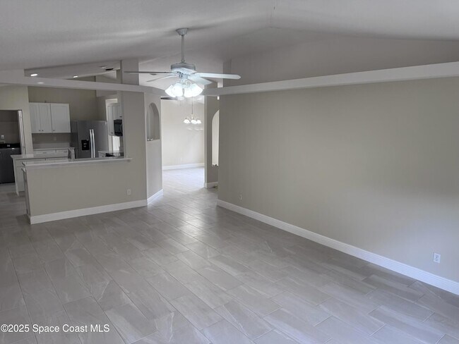 Building Photo - 1565 Emerson Dr SE