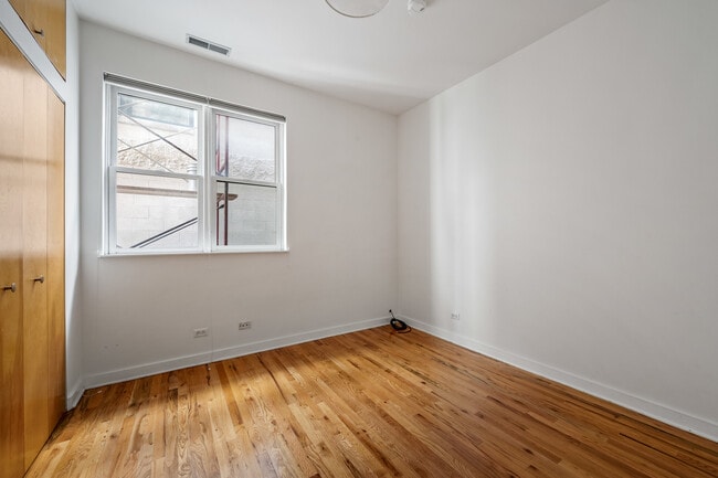 Building Photo - 1619 W Le Moyne St
