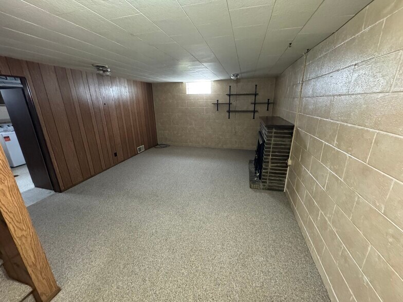 Building Photo - 23123 Rasmusson Dr