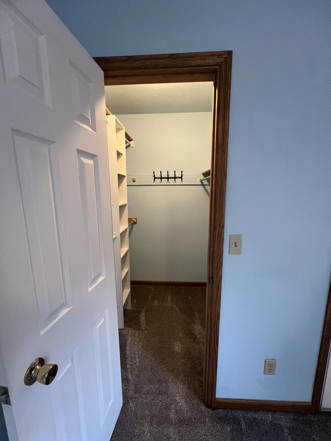 Building Photo - 201 W Geyser St