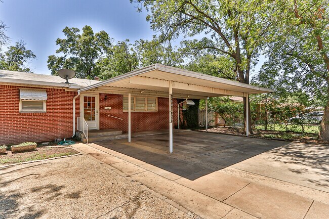 Building Photo - 3801 26th St