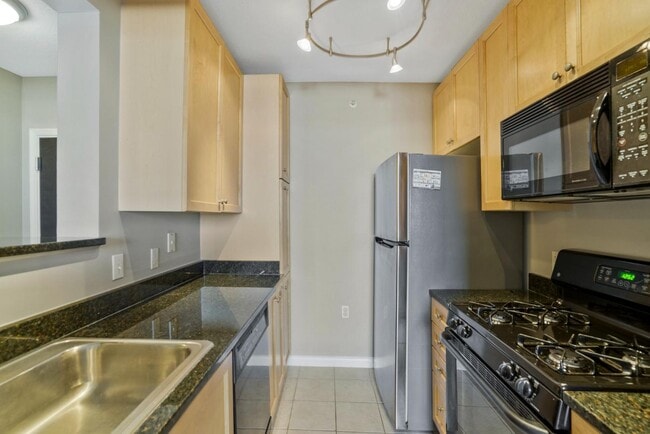 Building Photo - 851 N Glebe Rd