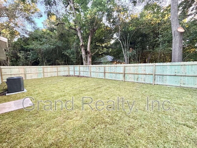 Building Photo - 4520 Limit St