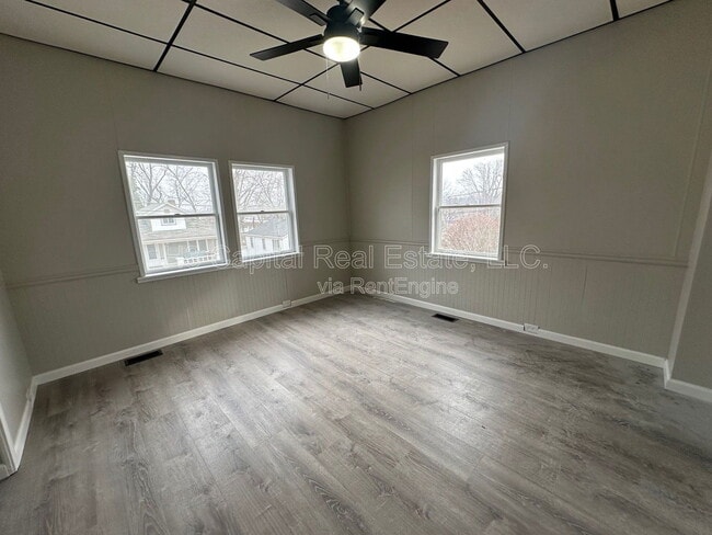 Building Photo - 320 W Cleveland Ave