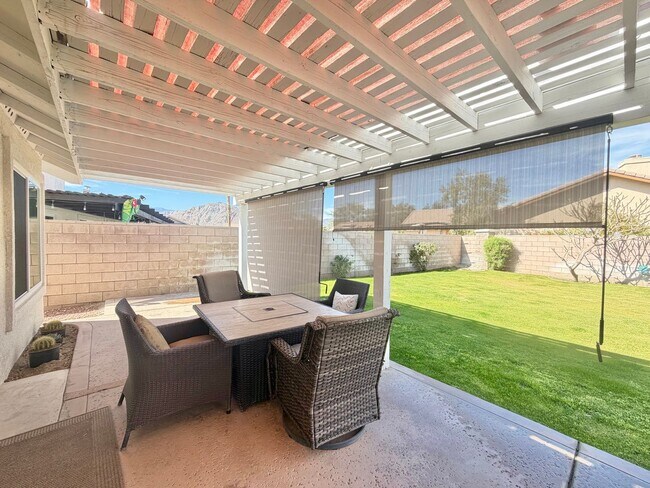 Building Photo - AVAILABLE NOW!! GORGEOUS 4 Bedroom 2 Bathroom Home in La Quinta.